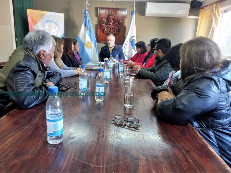 Concejales recibieron a la nueva Comisión Directiva del Colegio de Profesores de Historia 2 Concejales recibieron a la nueva Comisión Directiva del Colegio de Profesores de Historia 3
